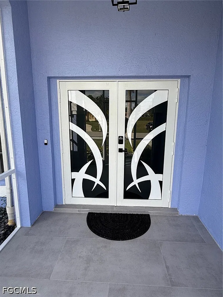 4 bed, 2.0 bath, 1895 sqft, $2,300 — Photo 3