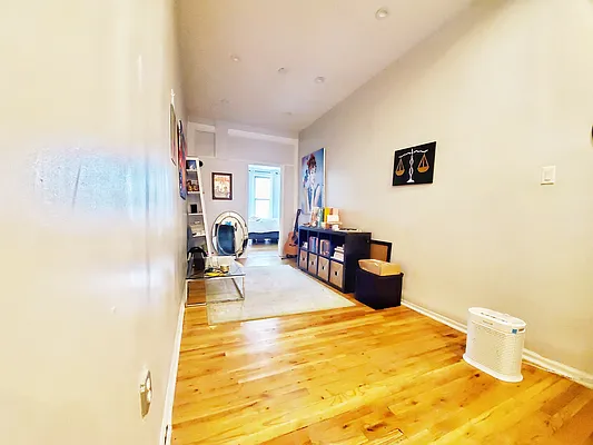 Rented by Nooklyn NYC LLC | media 24