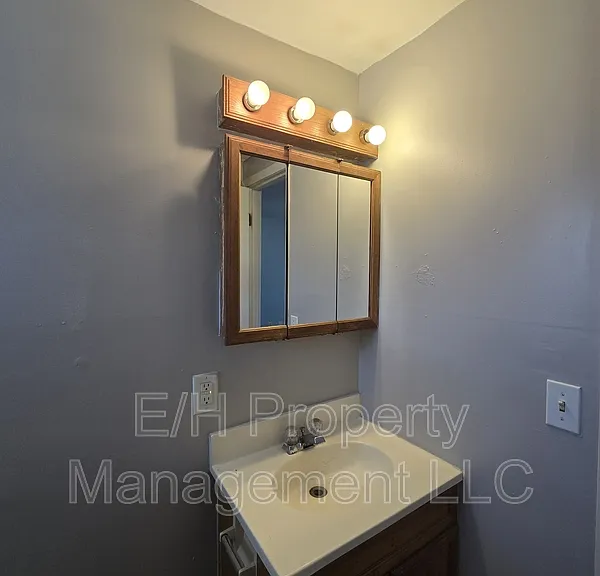 938 N Broadway Ave #1 — Photo 7