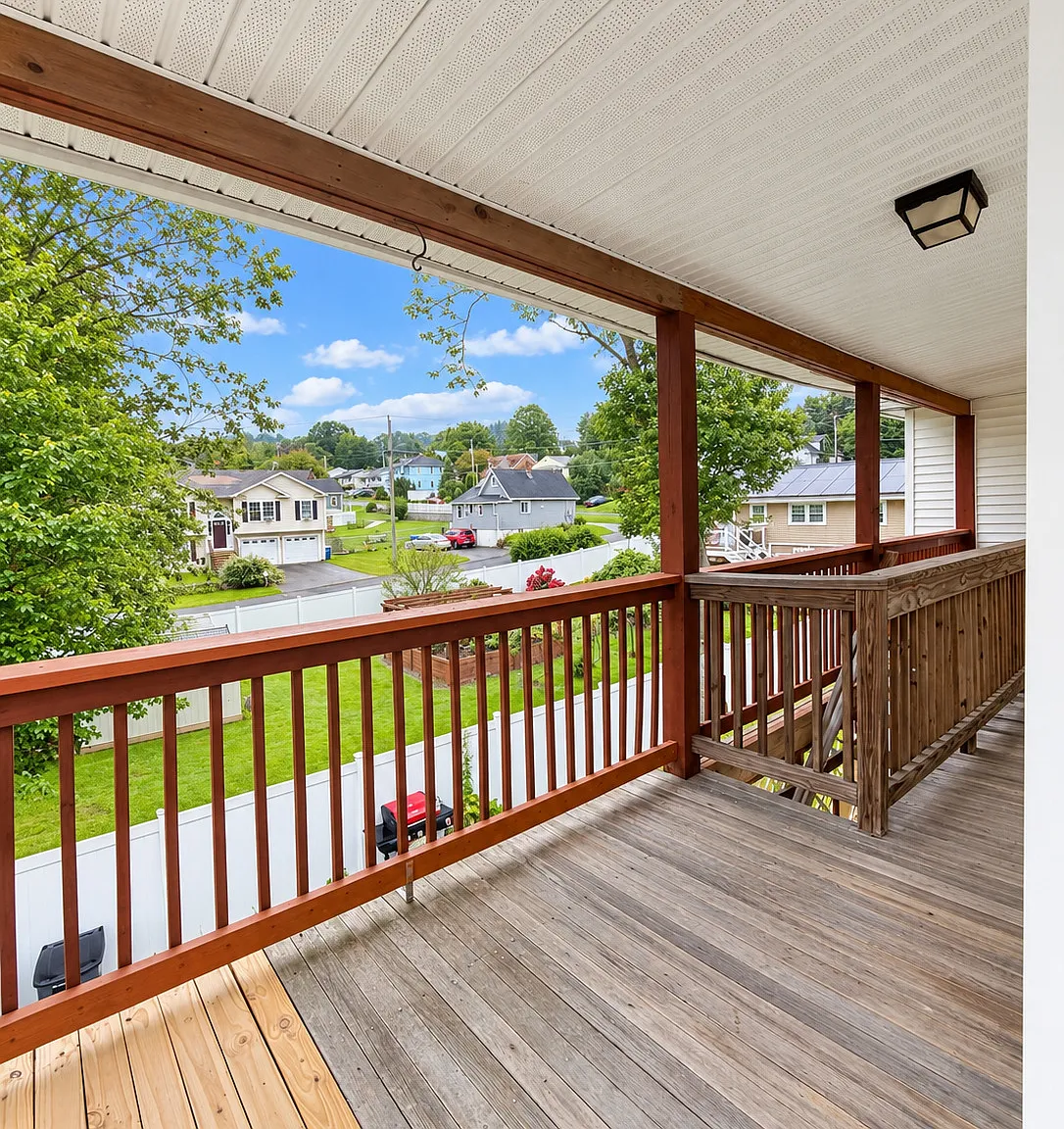 2 bed, 1.0 bath, 1100 sqft, $1,900 — Photo 1