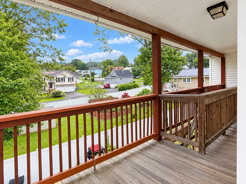 174 Jordan Ave #2