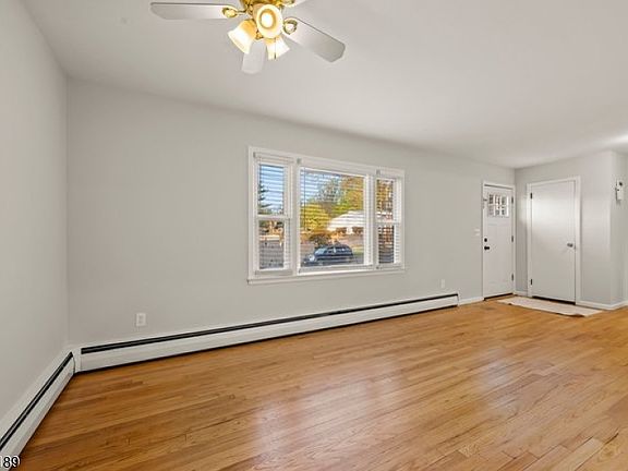 3rd image of 47 River Rd