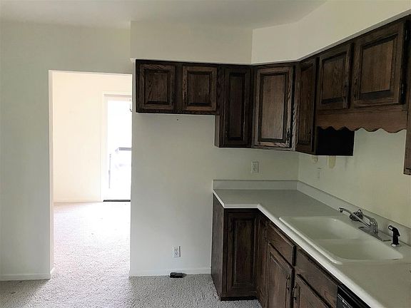 4th image of 519 23rd Ave