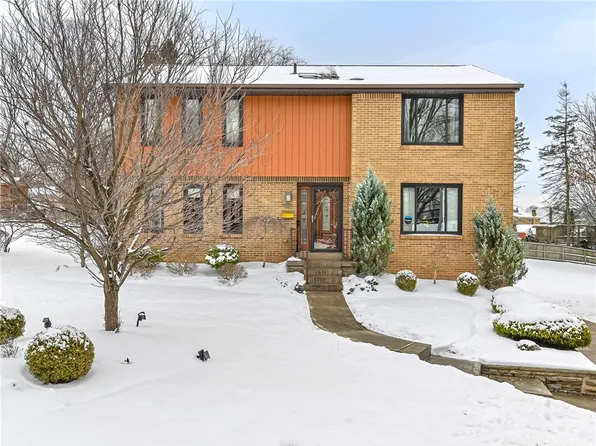 2867 Oneill Dr, Bethel Park, PA 15102