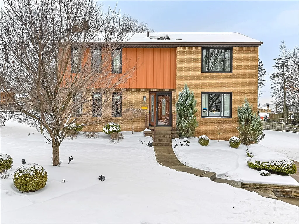 2867 Oneill Dr photo 1