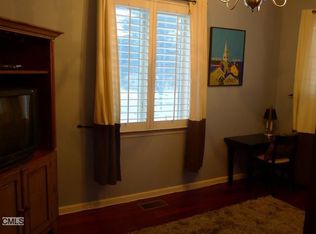 66 Overlook Dr, Ridgefield, CT 06877