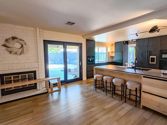 5th image of 32811 Palmdale Ct