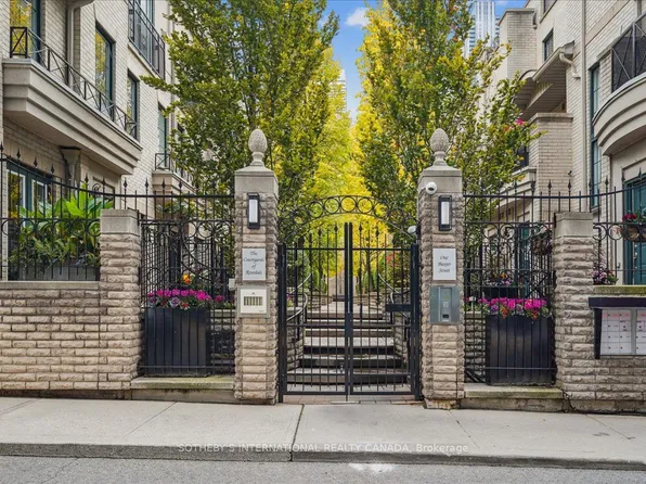 1 Baxter St #2, Toronto, ON M4W 3W1
