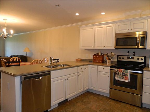 4th image of 3626 Central Ave #2C