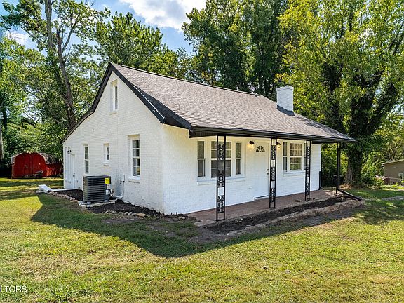 2nd image of 3416 Riverview Dr