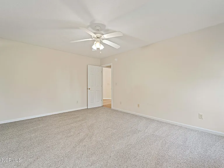 102 Mendover Dr — Photo 14