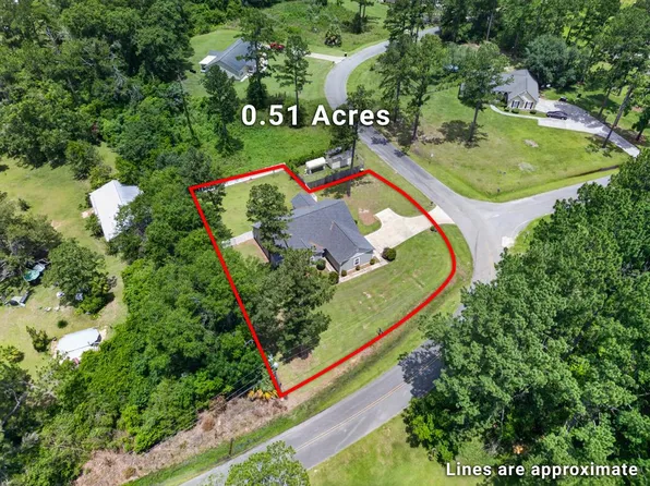 59 Lakeview Cir, Douglas, GA 31535