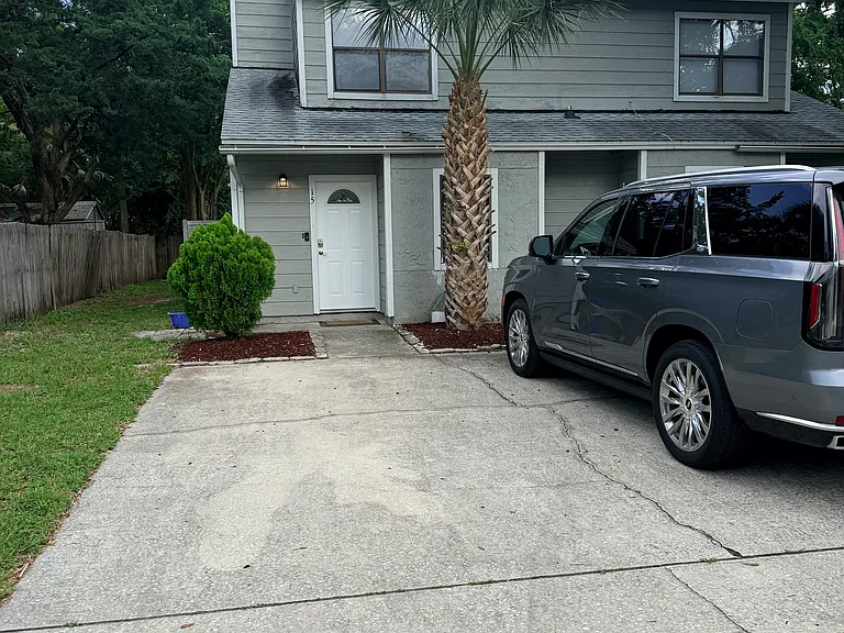 Jasmine Pl — Photo 1