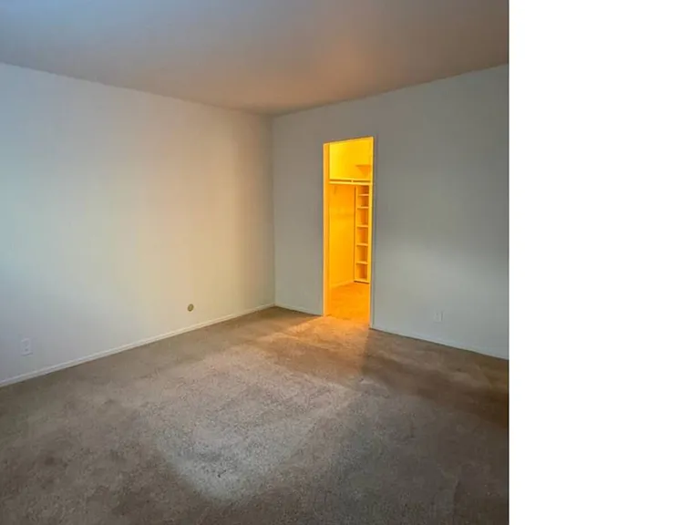 8 Davis Dr #B — Photo 12