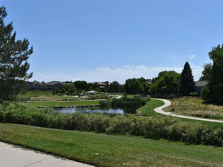 Park 1/4mi away