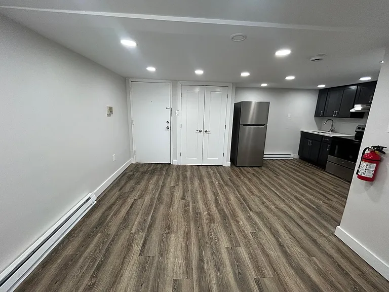 334 S Main St #2E — Photo 9
