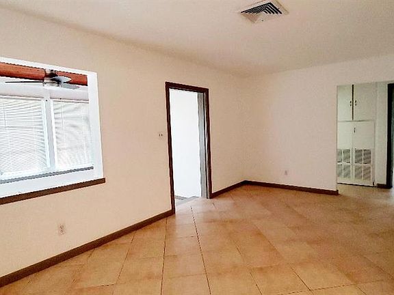 4th image of 965 42nd St