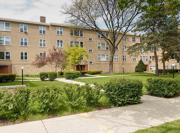 2nd image of 6112 N Winchester Ave APT 3G
