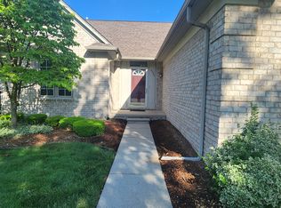 40201 Riverbend Dr, Sterling Heights, MI 48310