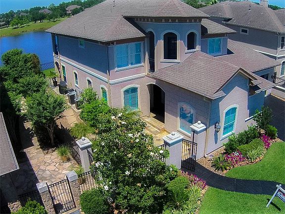 4th image of 15502 Rock Creek Villa Dr
