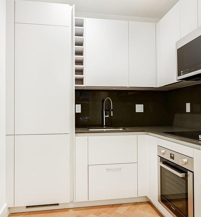 1st image of 411 14th St APT 1F