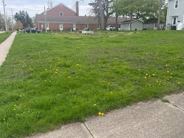 1125 W Grand Ave, Muskegon, MI 49441