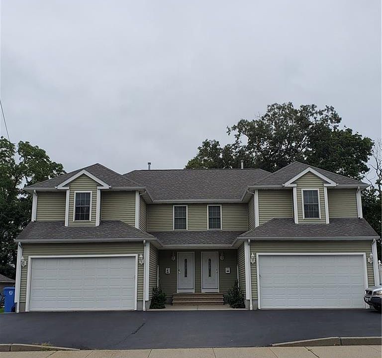 1st image of 1563 Lonsdale Ave