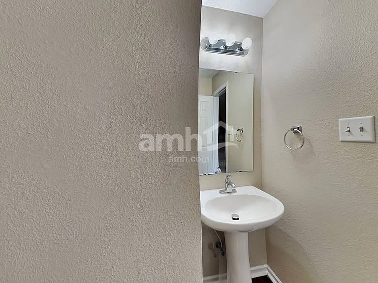 2957 Seasons Dr — Photo 10