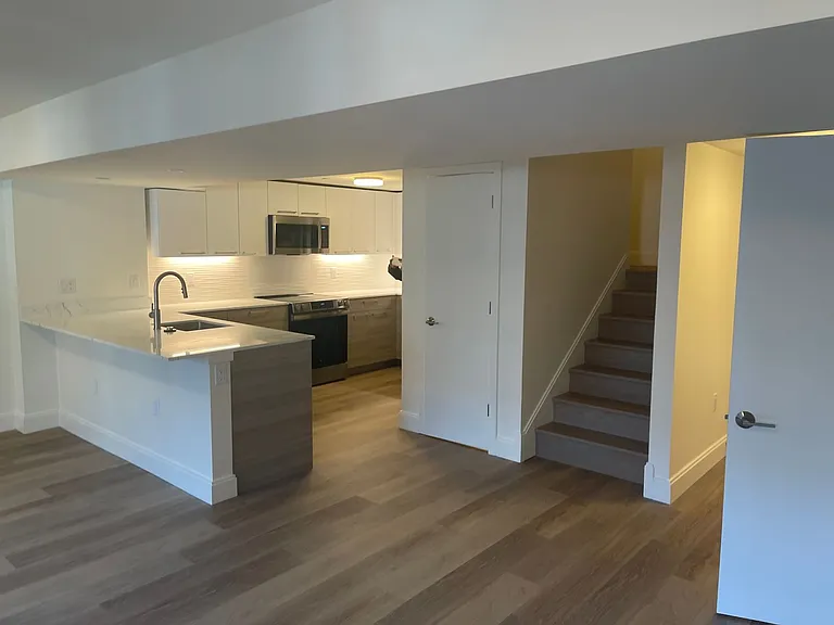 1085 Commonwealth Ave #30 — Photo 9