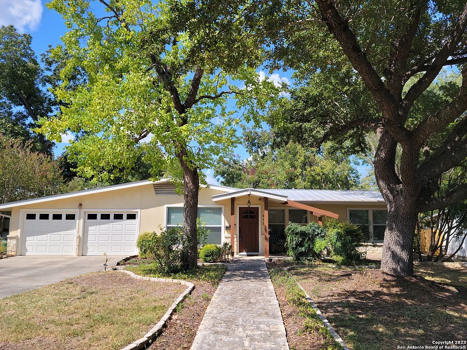 1st image of 415 OAKLEAF DR