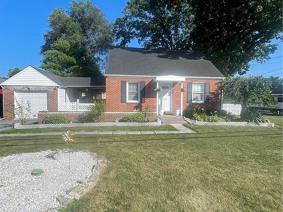3rd image of 803 Arch St