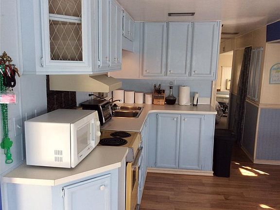 5th image of 613 Nettles Blvd