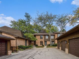 1090 Greenhills Dr, Ann Arbor, MI 48105