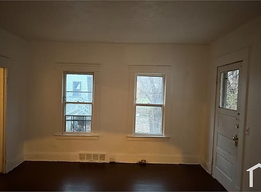Building Photo 3