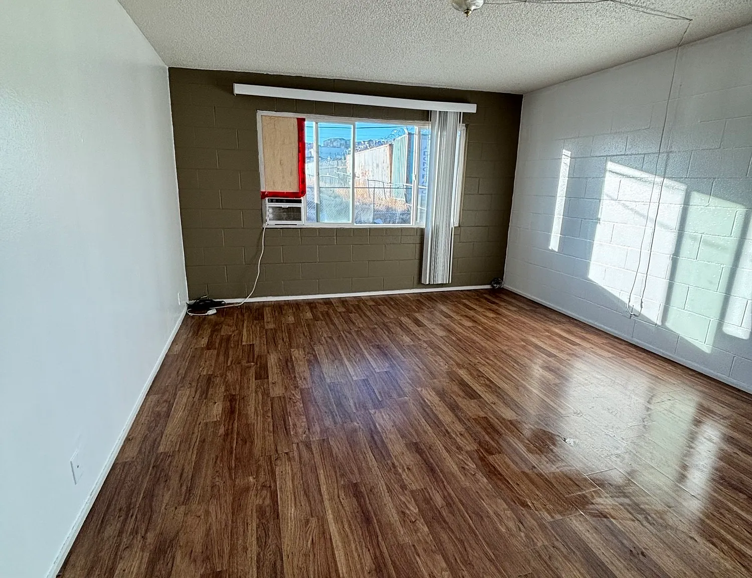 2 bed, $1,400 — Photo 2