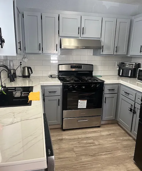 2310 Fairfield St — Photo 10