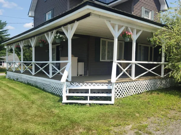 53 Water Street, Howland, ME 04448