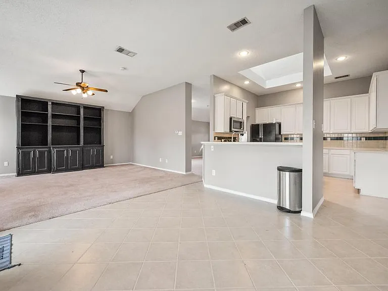 7700 Glenoaks Dr — Photo 8