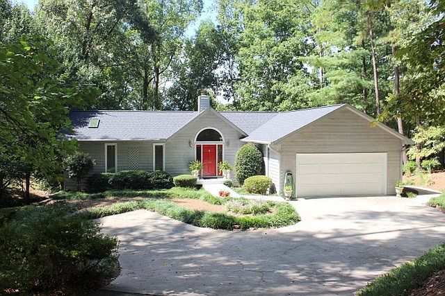 1st image of 166 E Cove Dr