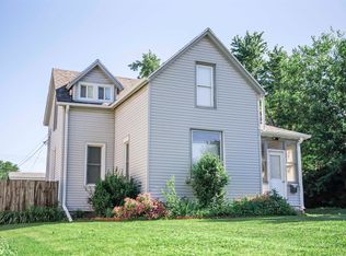 2049 Chestnut St, Quincy, IL 62301