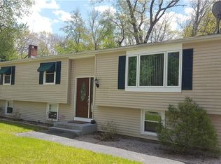 100 Devonshire Rd, Attleboro, MA 02703