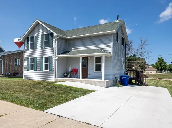 307 1st Ave E, Farley, IA 52046
