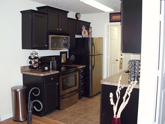 5th image of 64 Old Tavern Cir