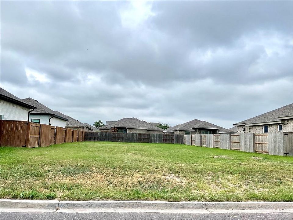 2nd image of 4001 Grand Canal Dr