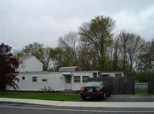 1880 Meridian St, Fall River, MA 02720