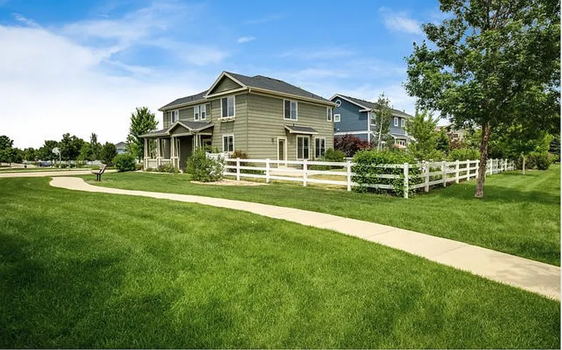 5 bed, 2774 sqft, $3,400 — Photo 4
