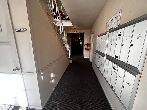 2nd image of 4925 Beverly Blvd APT 5