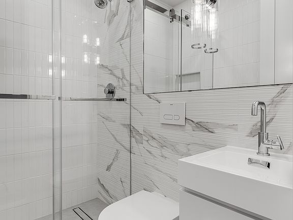 5th image of 14 Bedford St APT 3A