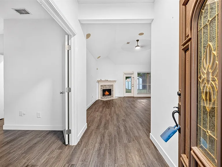 18610 Autumn Hills Dr — Photo 11