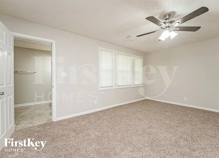 2690 Joyce Ave — Photo 6